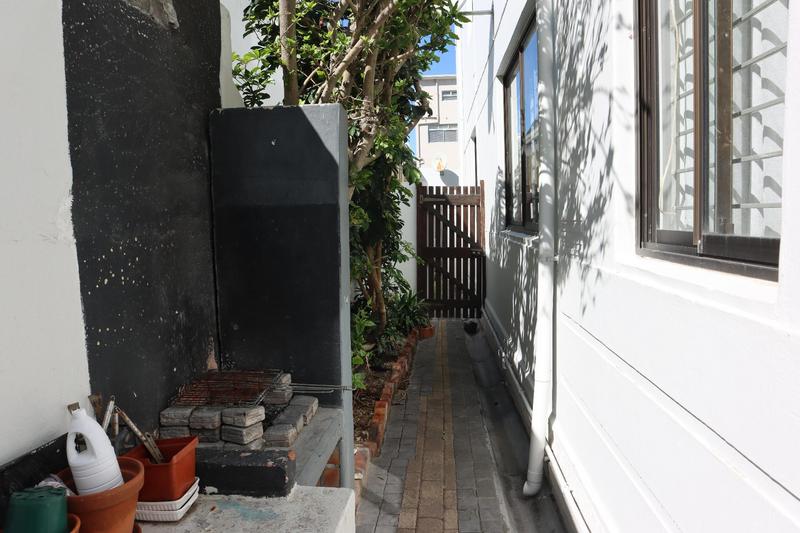 To Let 2 Bedroom Property for Rent in Sea Point Western Cape